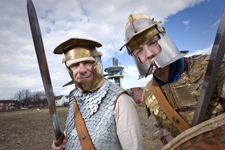 Two Roman soldiers