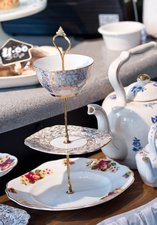 cake stands and tea pots