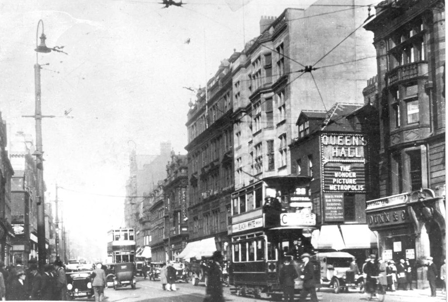 Black and white photo of Northumberland Street in Newcastle during the 1930s.