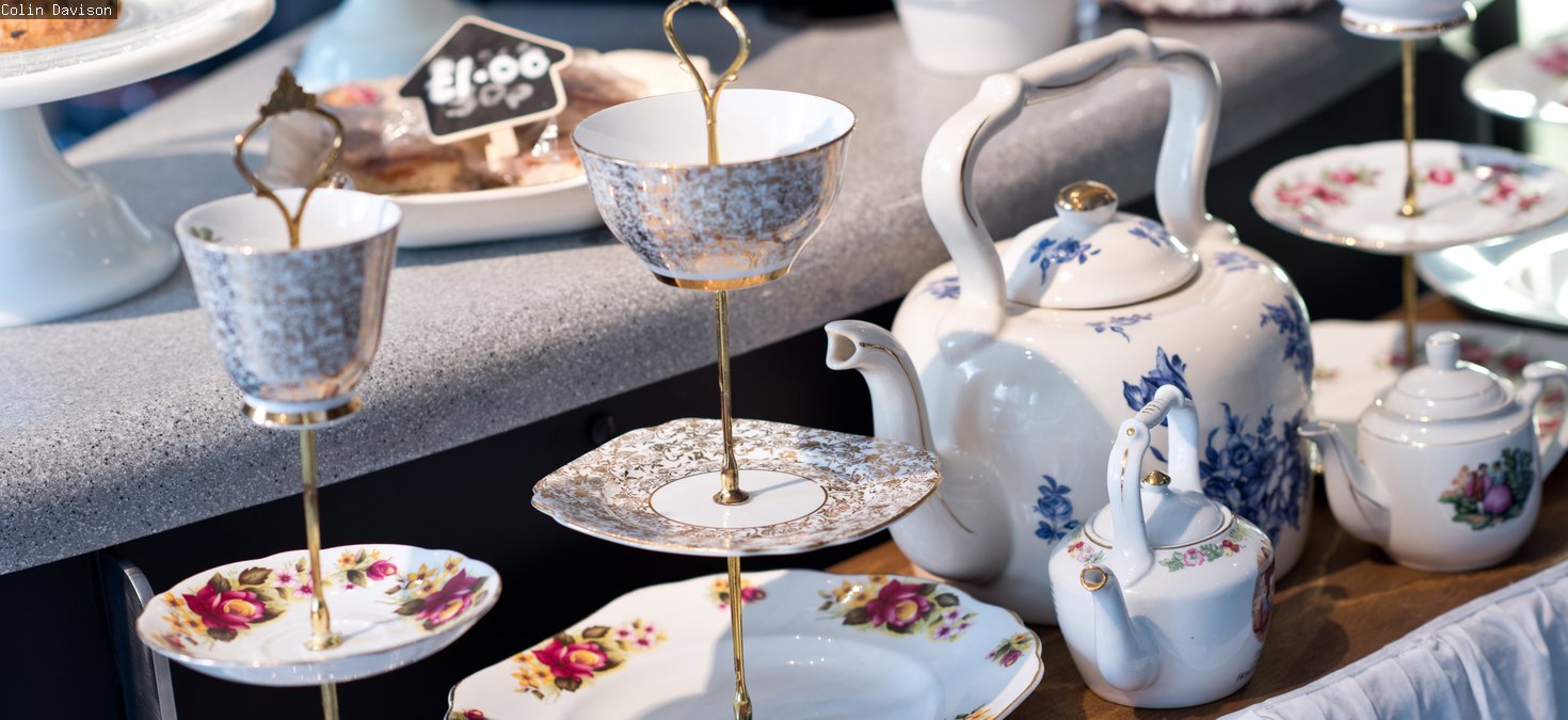 cake stands and tea pots