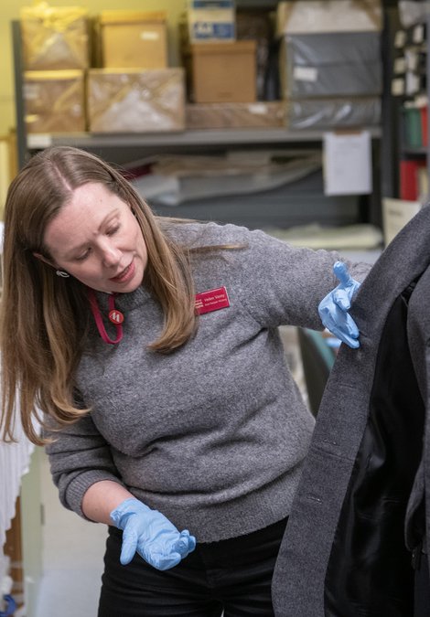 in the Costume Stores with HElen