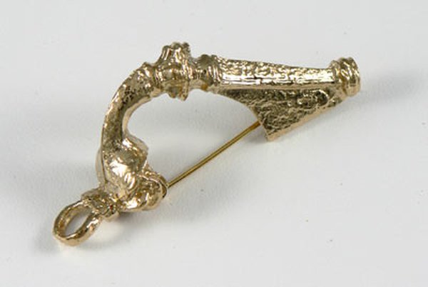 Roman brooch