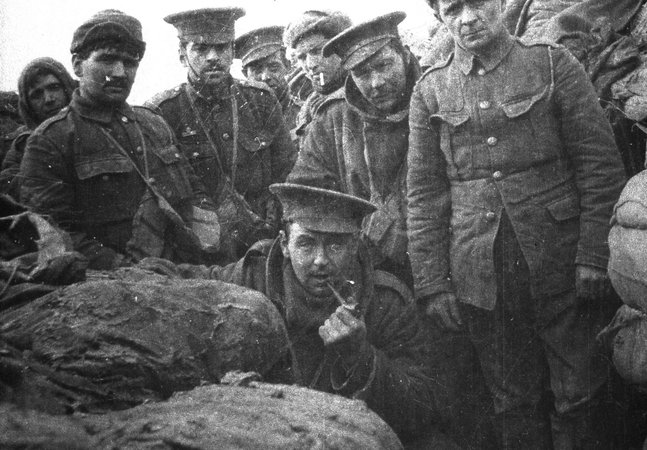 NHY089 - NH in the trenches on the extreme right of 7th Div Front near Rouges Bancs February 1915