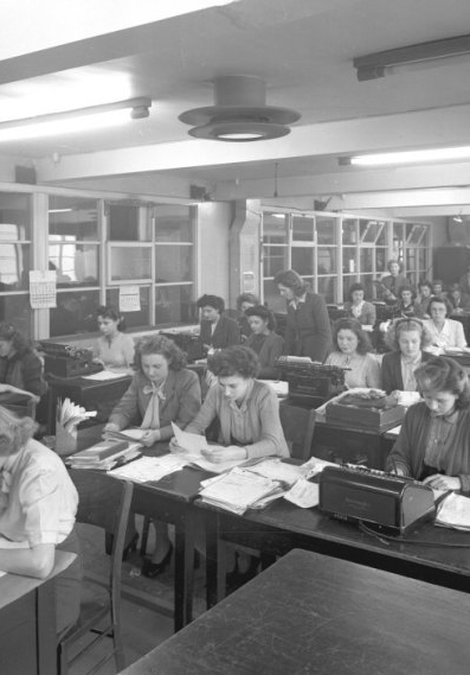 A view of the general office at Wright's Biscuits Factory. 