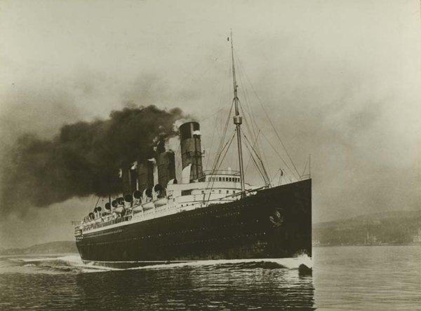 Mauretania at full speed on the Measured Mile, 1907. Mauretania at full speed on the Measured Mile, 1907.
