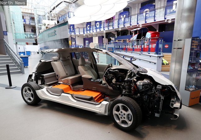 NISSAN Leaf EV car 