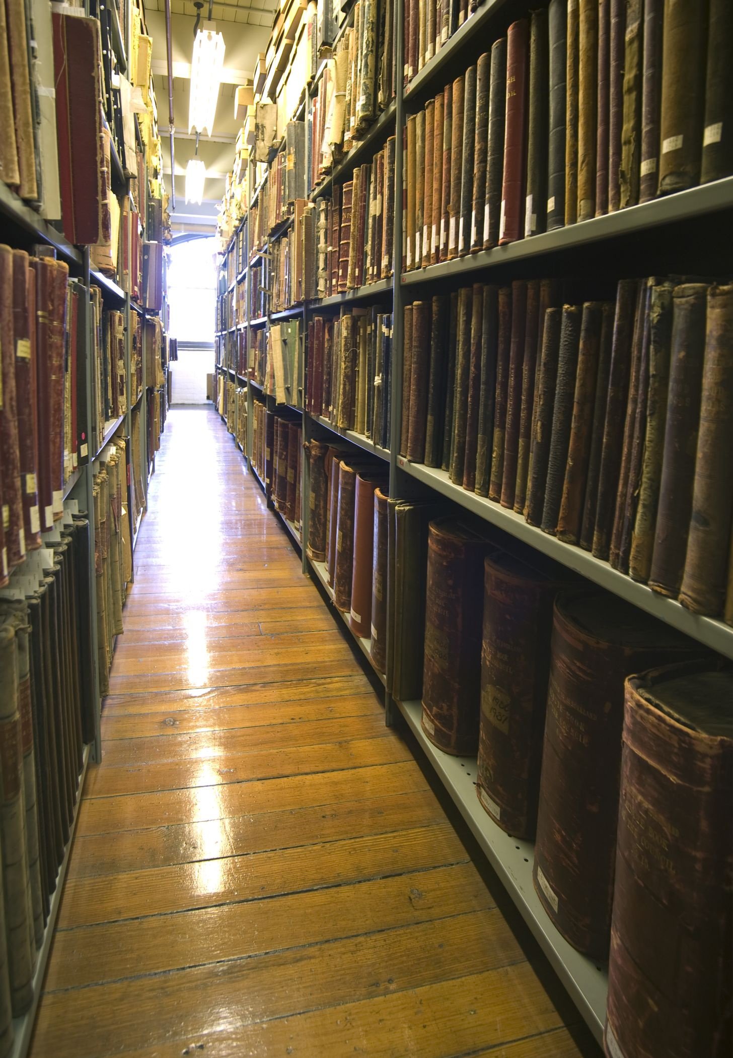 Archives bookshelves