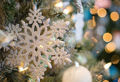 White snowflake decoration