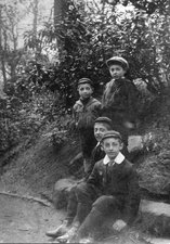 Four Goldwater brothers in Saltwell Park, Gateshead c1915 - courtesy David Goldwater