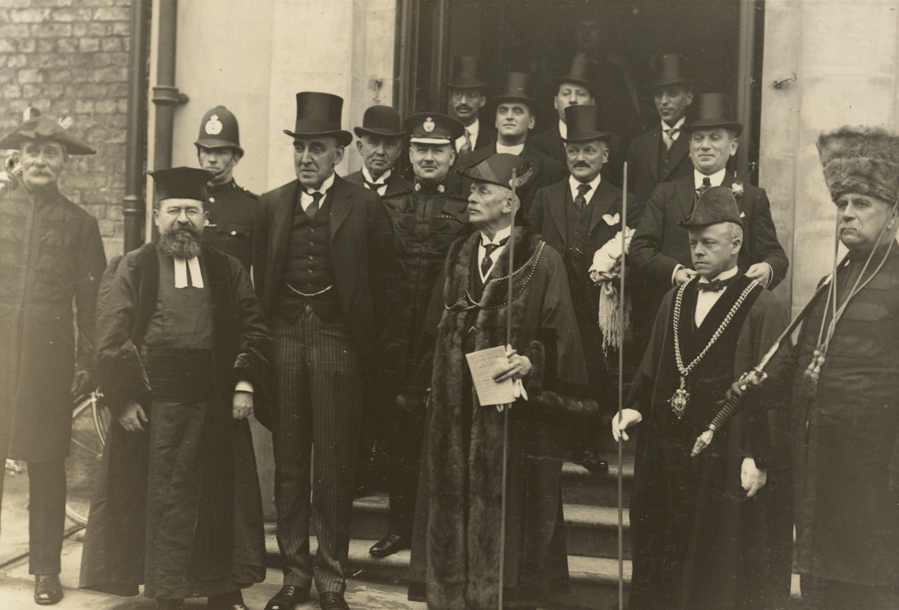 Consecration of new Jewish Synagogue, Ravensworth Terrace, Newcastle, 1925