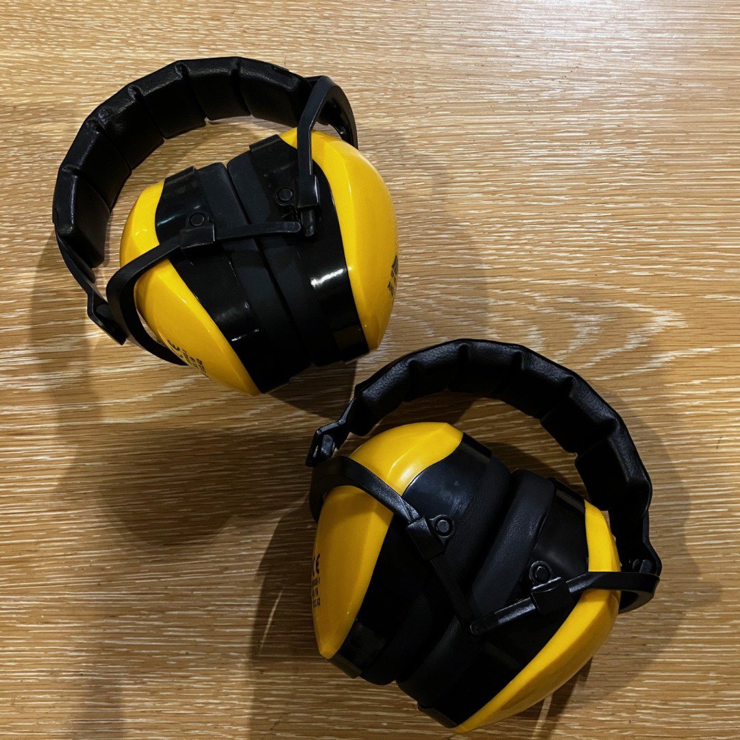 Two pairs of ear defenders Two pairs of ear defenders