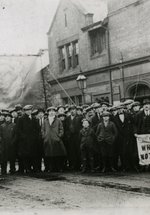 a crwod of men and boys outside Boldon Colliery in 1926