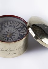 Brass coble compass, inscribed “Wm Thurlbeck, So Shields, 1786”