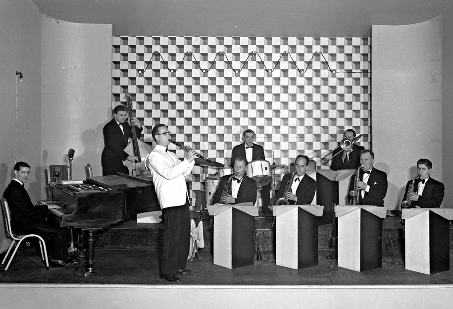 Black and white photograph of a jazz big band.