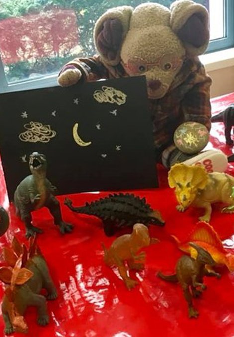 Craft and Play GNM rock art and chalk