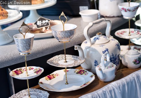 cake stands and tea pots