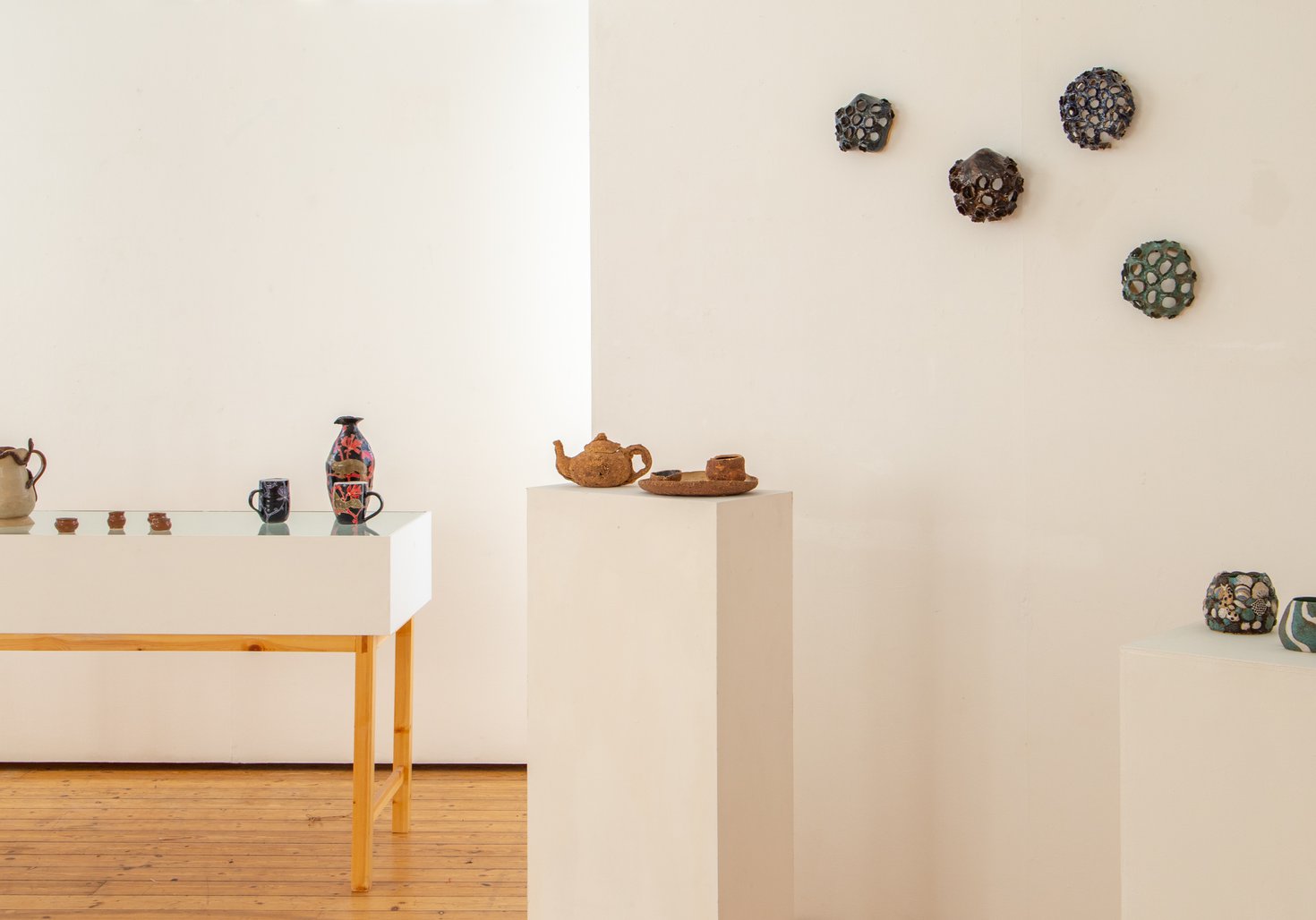 Refracted Commentary