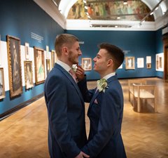 Laing Art Gallery wedding photograph by Laurence Sweeney Photography
