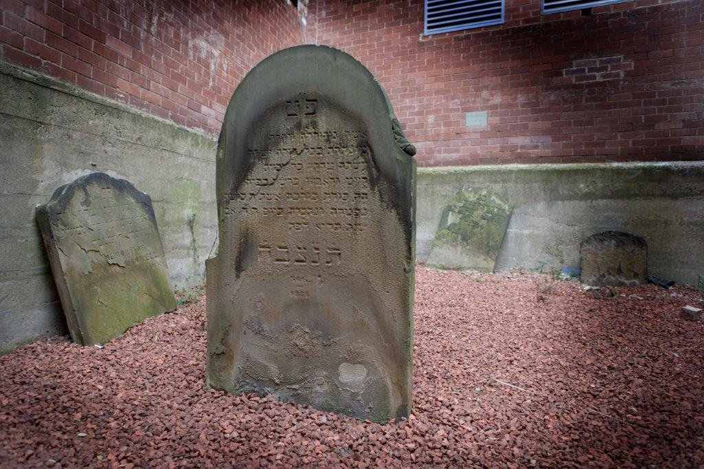 Thornton Street cemetery, Newcastle (1831 - 1853).