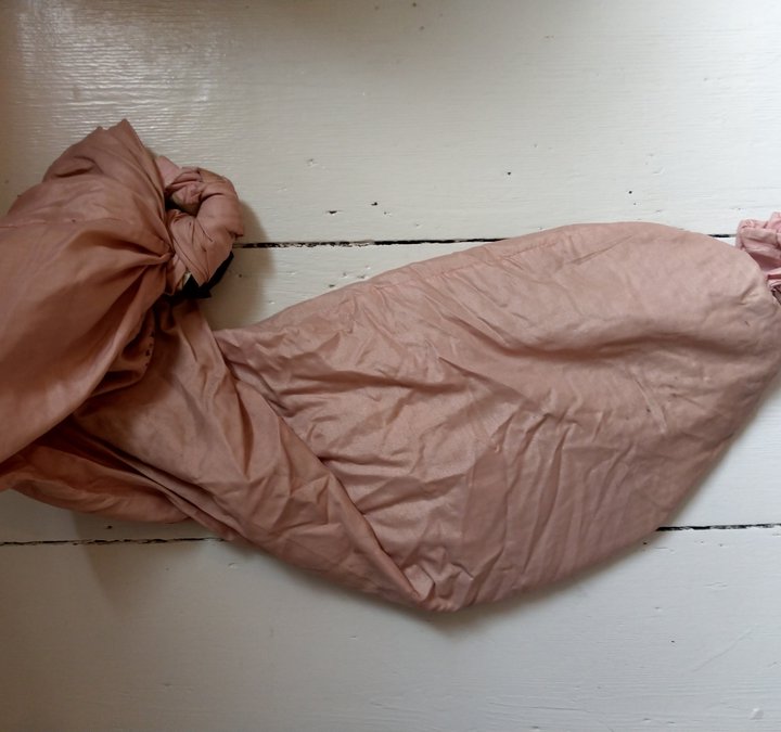 Material tube tied at each end