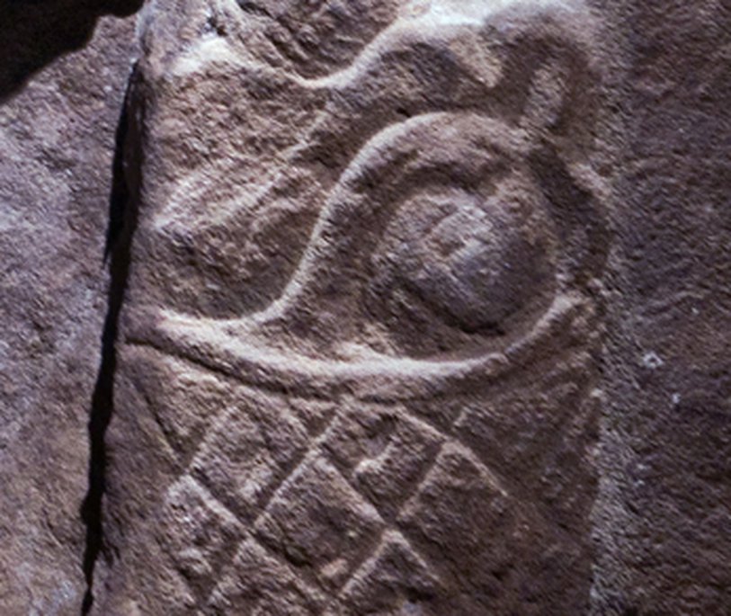 Regina tombstone basket detail
