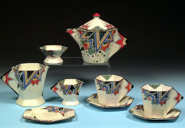 ‘Anzac’ Design Earthenware Tea Service, c.1932, by C.T. Maling & Sons Ltd.