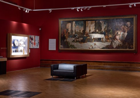 Tintoretto in situ in the gallery